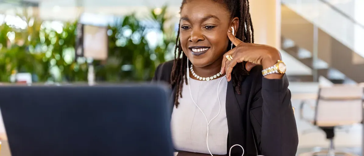 Femme en train de travailler