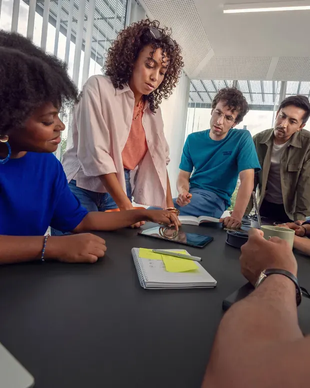 Réunion dans un open space
