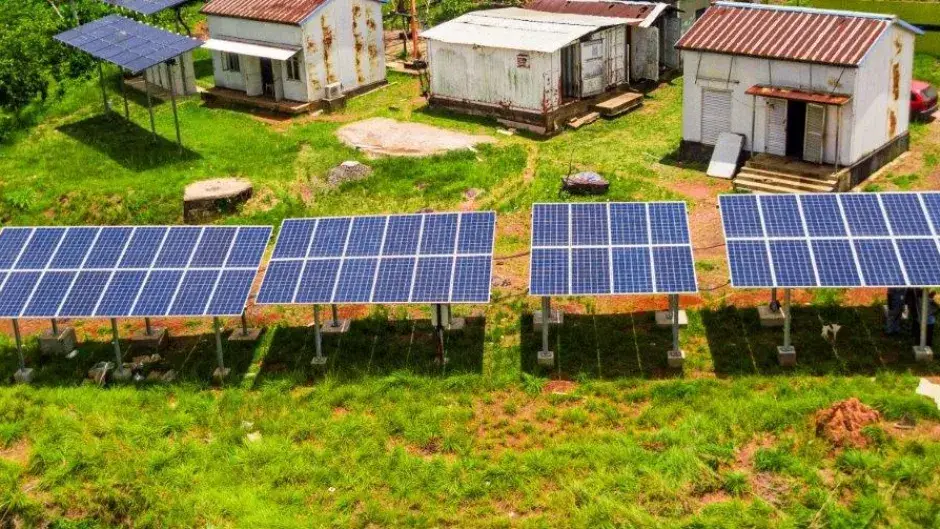 panneaux solaires liberia