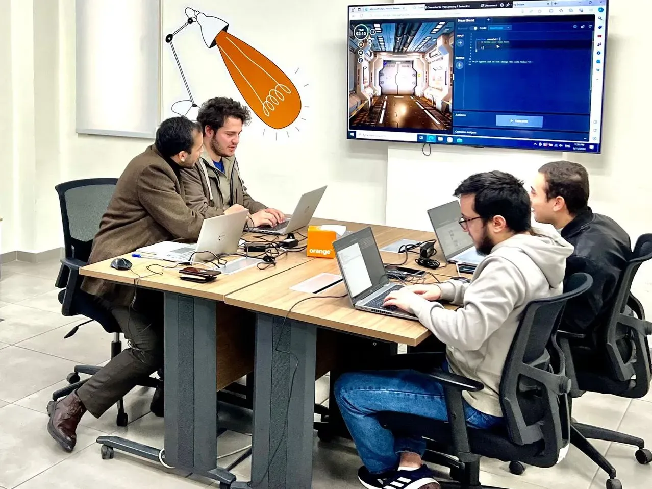 4 universitaires concourrent pour l'Orange Digital Center Champions