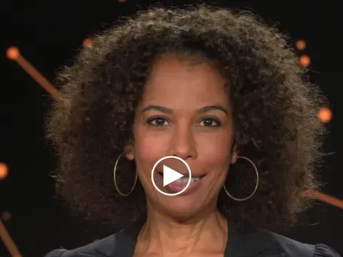 Elizabeth Tchoungui, portrait façade vidéo avec player