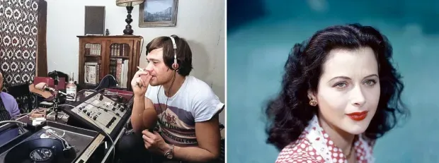 Un homme est derrière une table de mixage et une femme regarde dans le vague